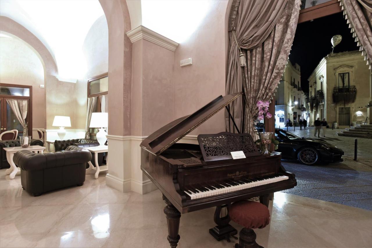 Suite Hotel Santa Chiara Лече Екстериор снимка