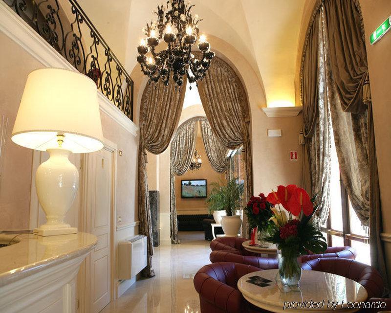 Suite Hotel Santa Chiara Лече Ресторант снимка